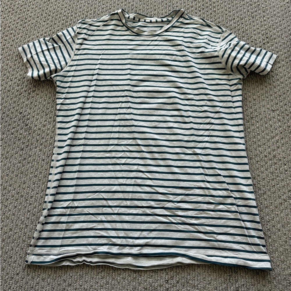 Men’s lululemon shirt